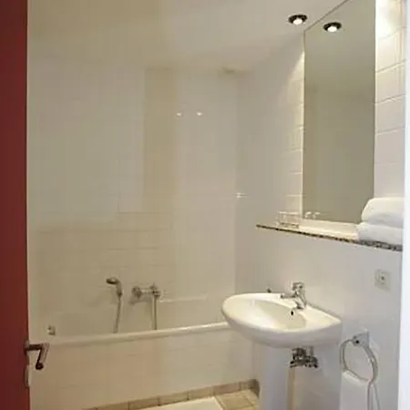 Hotel Des Grottes Hastiere-Lavaux